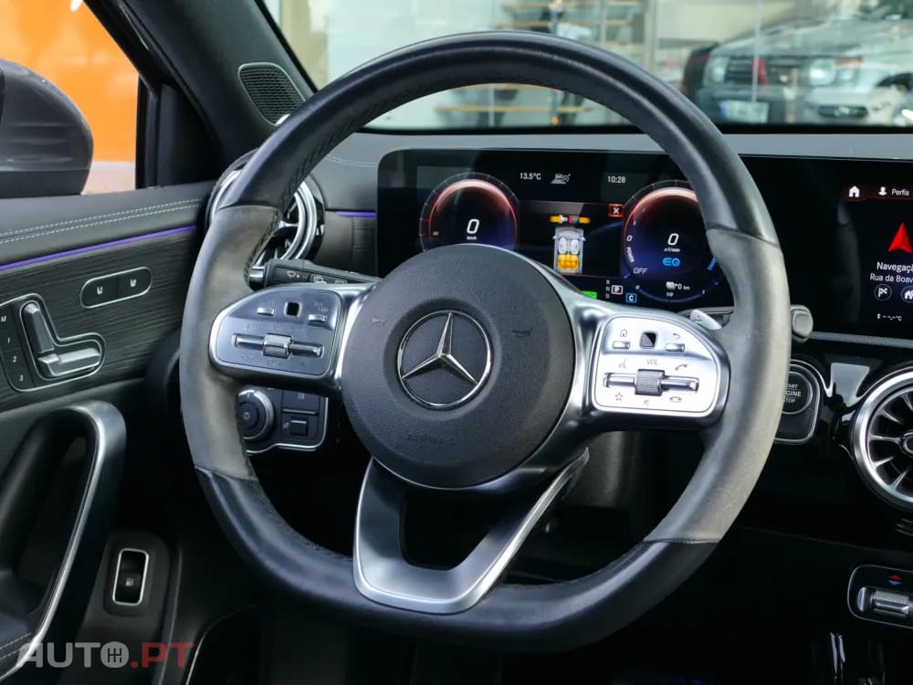 Mercedes-Benz A 250 e AMG Line