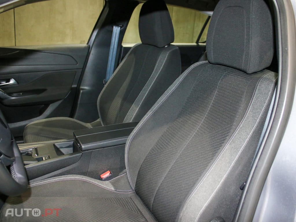 Peugeot 308 PureTech 130 EAT8 Active Pack