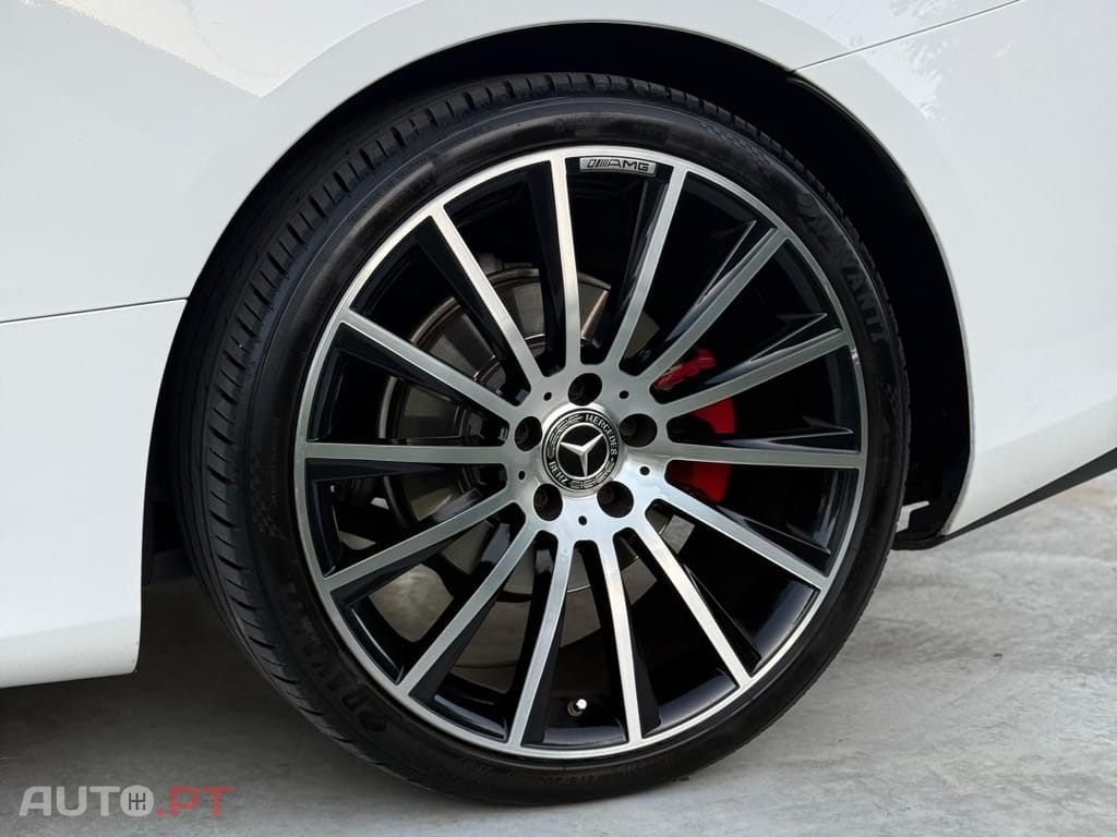 Mercedes-Benz E 220 AMG