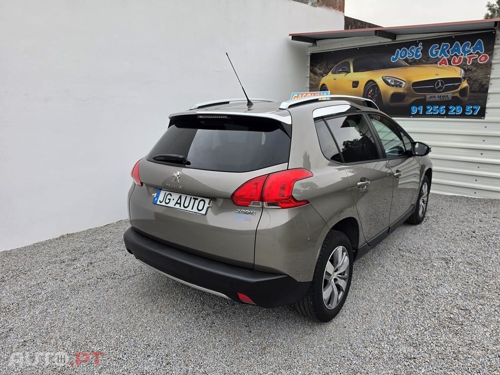 Peugeot 2008 1.2 PureTech Style
