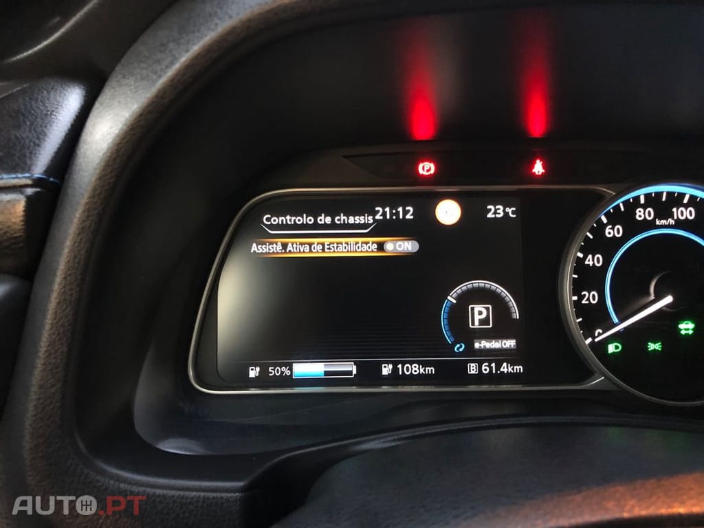 Nissan Leaf Tekna Two Tone