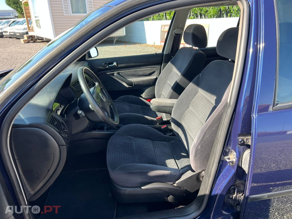 Volkswagen Golf 1.4i Confortline