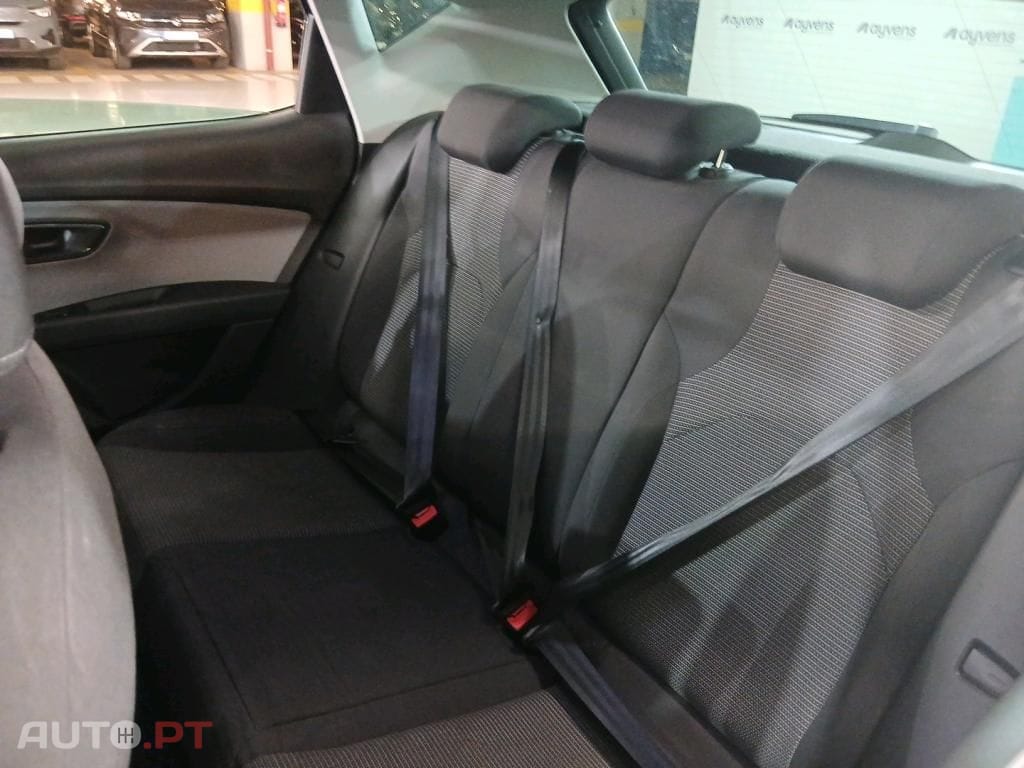SEAT Leon 1.0 EcoTSI Style S/S — fotografia 8
