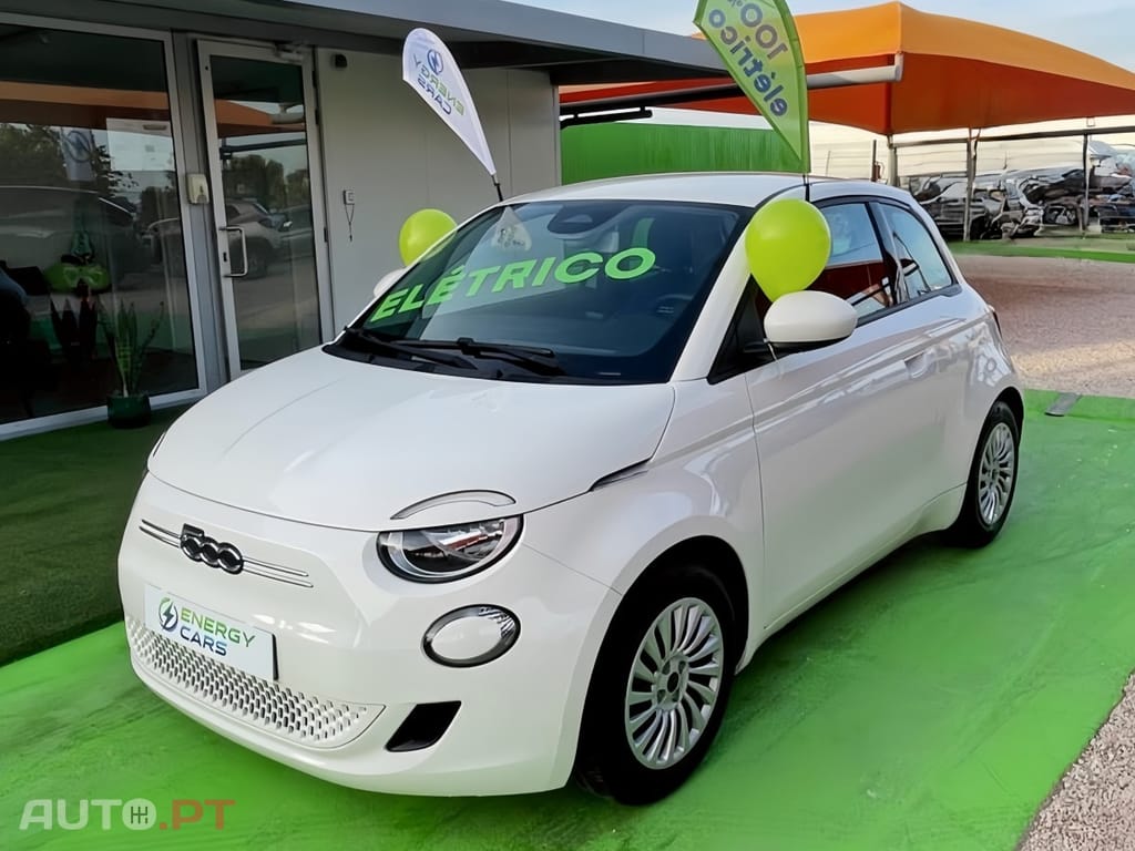 Fiat 500e Action