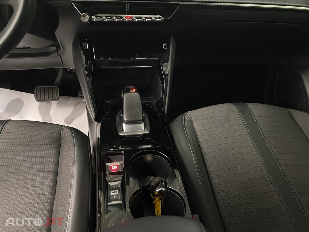 Peugeot E-208 50 kWh Allure Pack