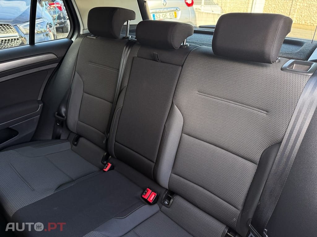 Volkswagen Golf 1.0 TSI Confortline