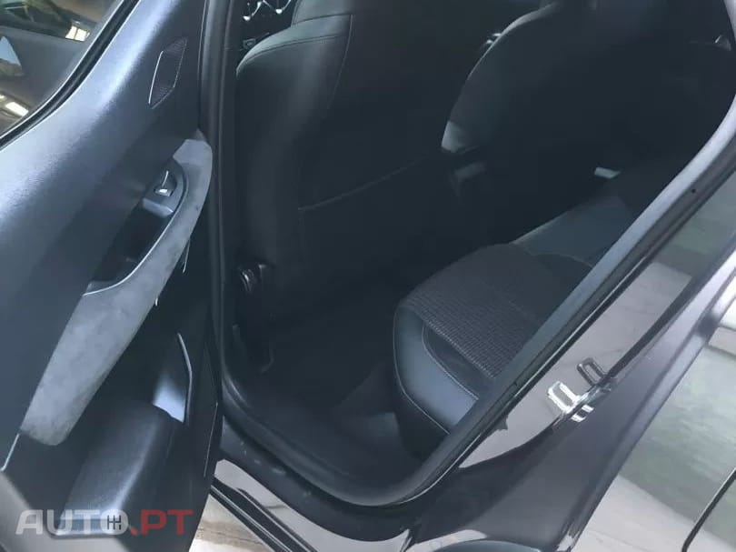 DS DS3 Crossback E-Tense Performance Line