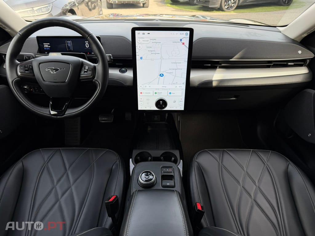 Ford Mustang Mach-E Alargada