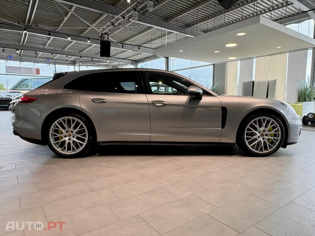 Porsche Panamera 4 E-Hybrid