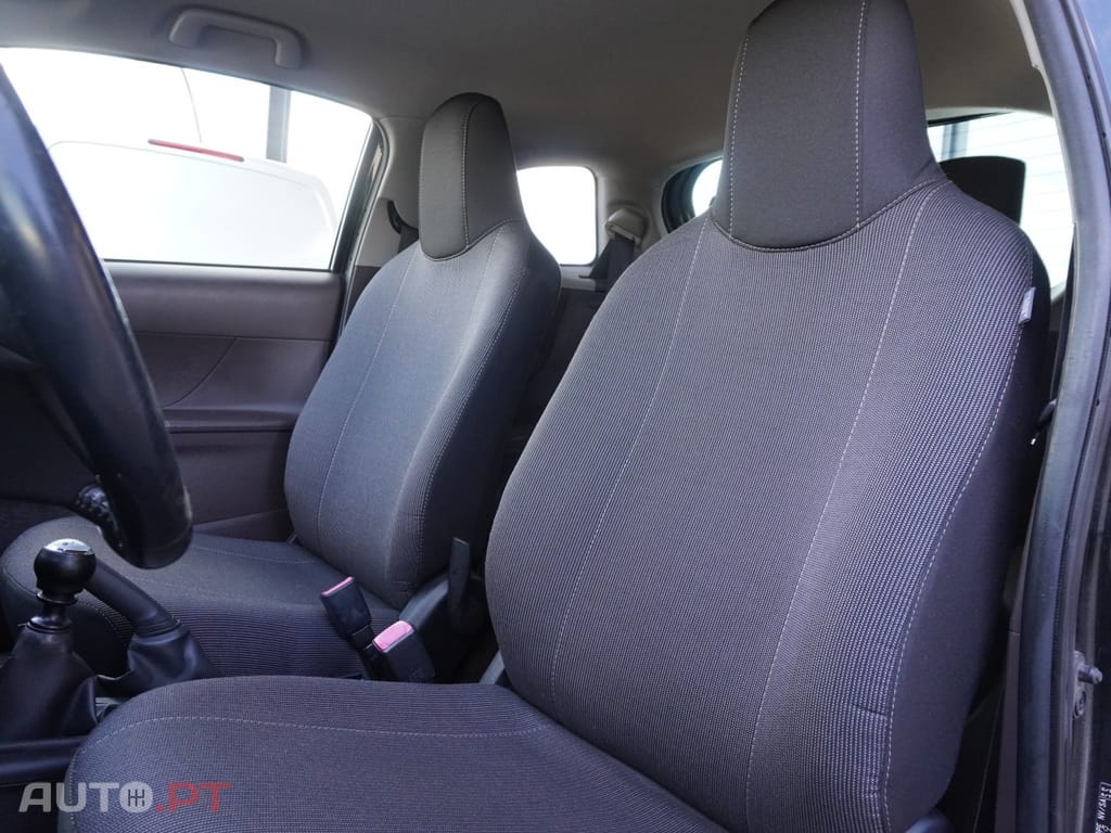 Toyota iQ 1.0