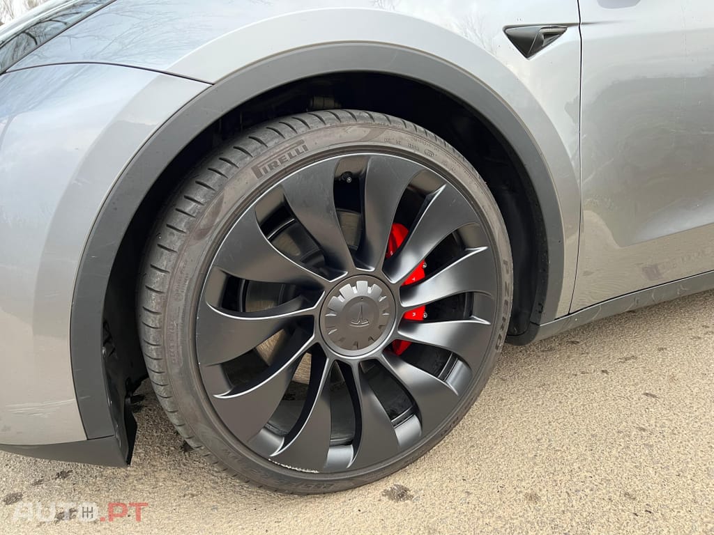 Tesla Model Y Performance Dual Motor AWD