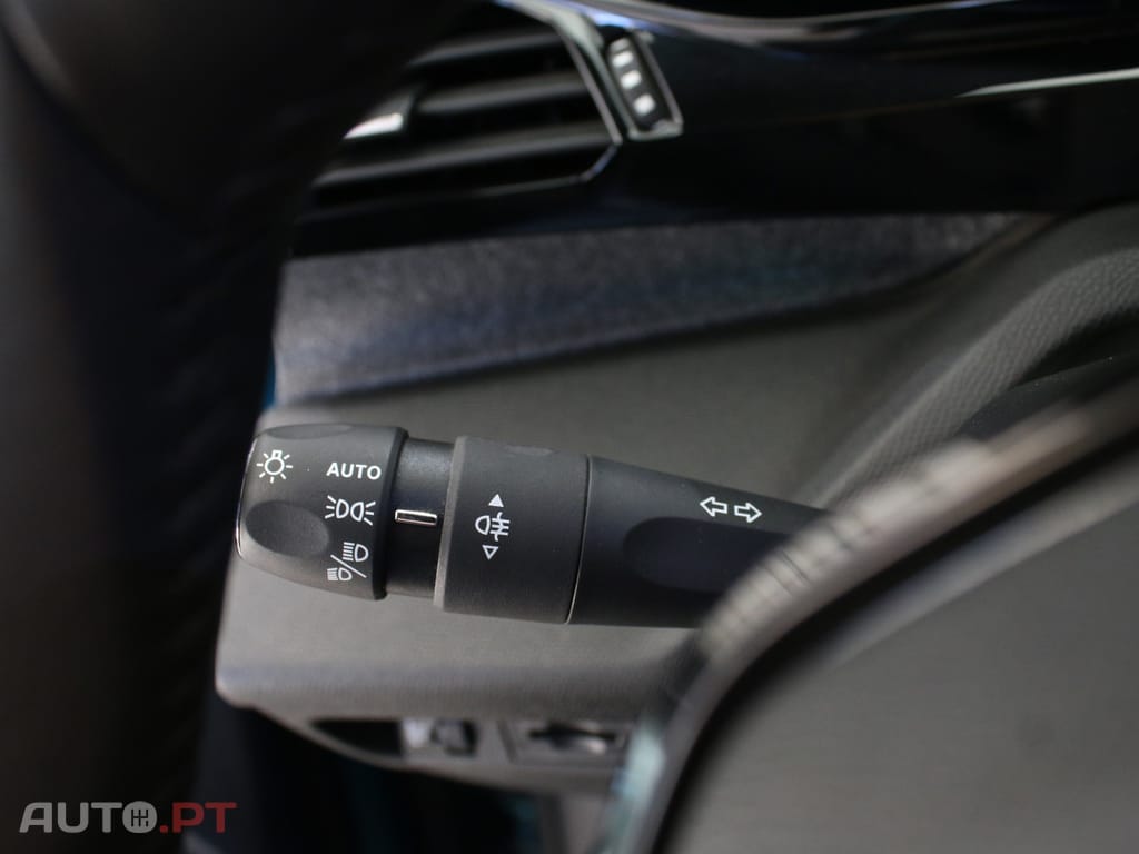 Peugeot 408 1.2 PureTech Allure EAT8
