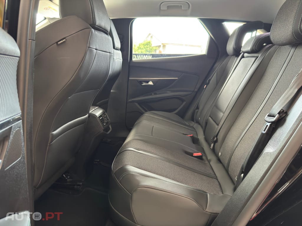 Peugeot 3008 1.6 Hybrid Active Pack e-EAT8