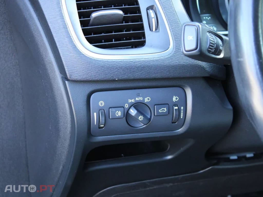 Volvo V40 1.6 D2 Momentum Eco