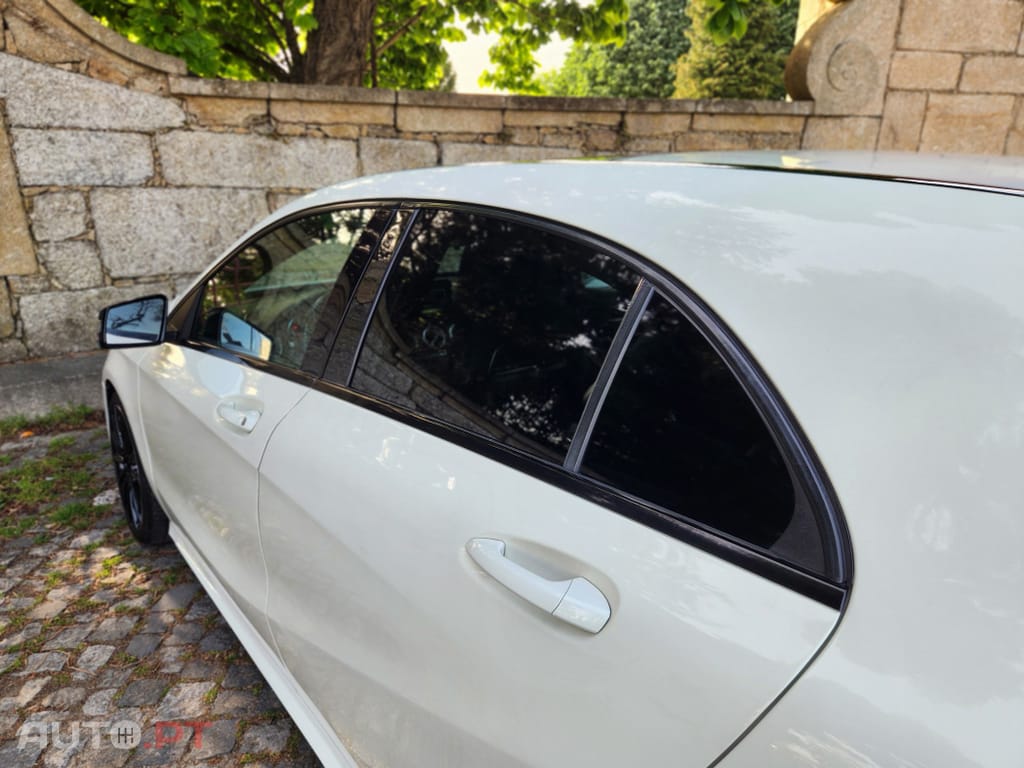 Mercedes-Benz A 180 d AMG Line