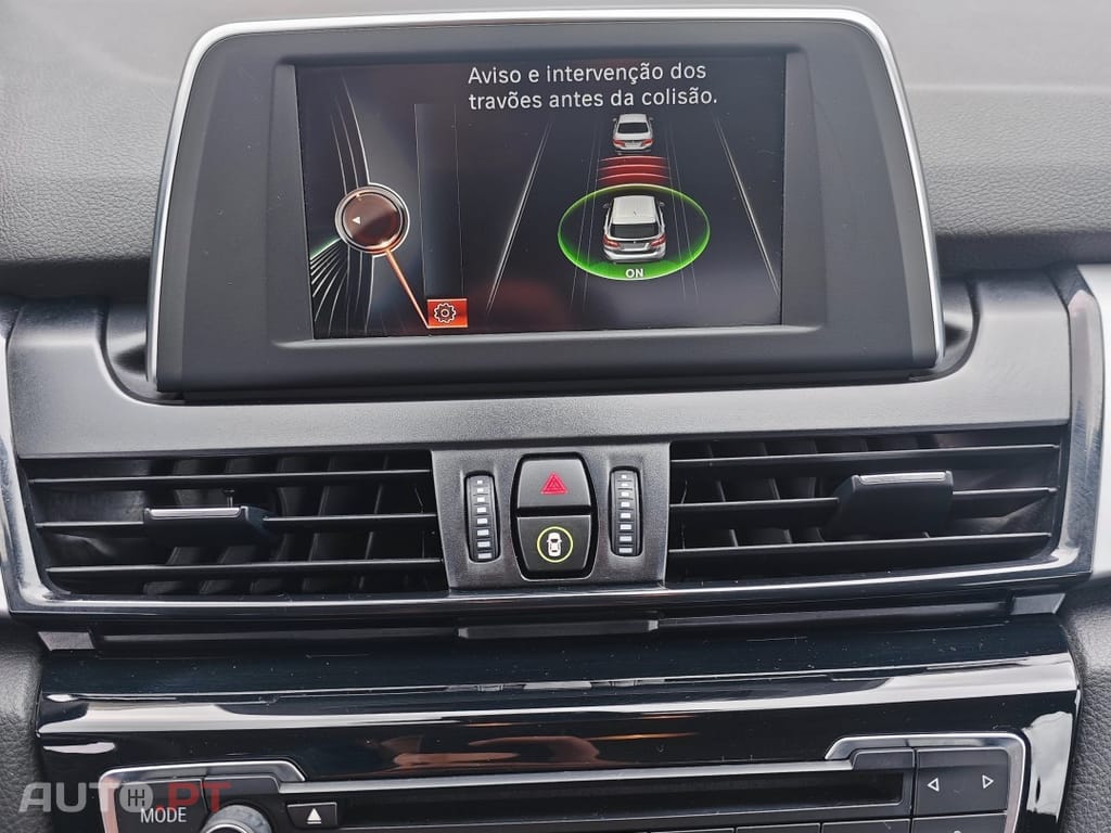 BMW 218 i Auto