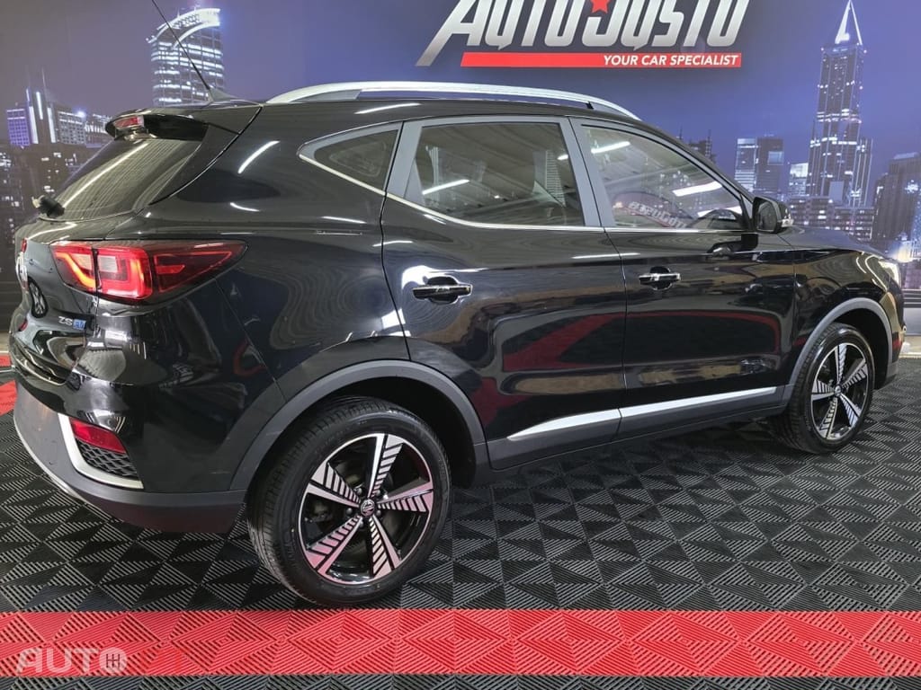 MG ZS EV 44.5 kWh Luxury