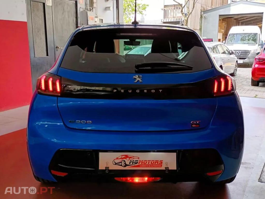 Peugeot E-208 GT