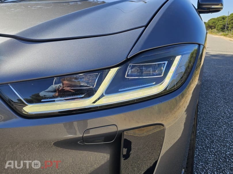 Jaguar I-Pace EV400 AWD SE