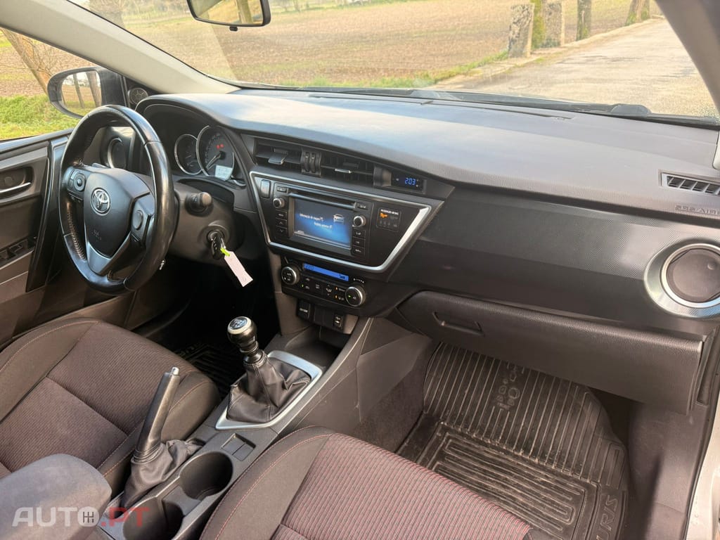 Toyota Auris Touring Sports 1.4 D-4D Com+P.Sport +Navi