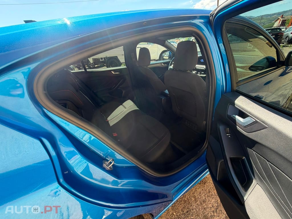 Ford Focus 1.0 EcoBoost MHEV Active