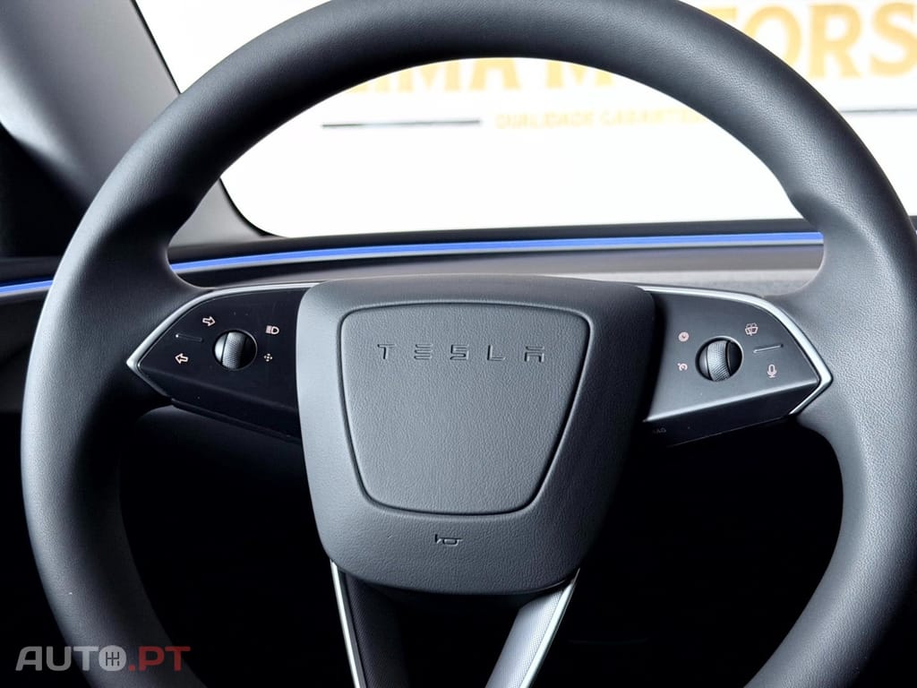 Tesla Model 3 Tração Traseira