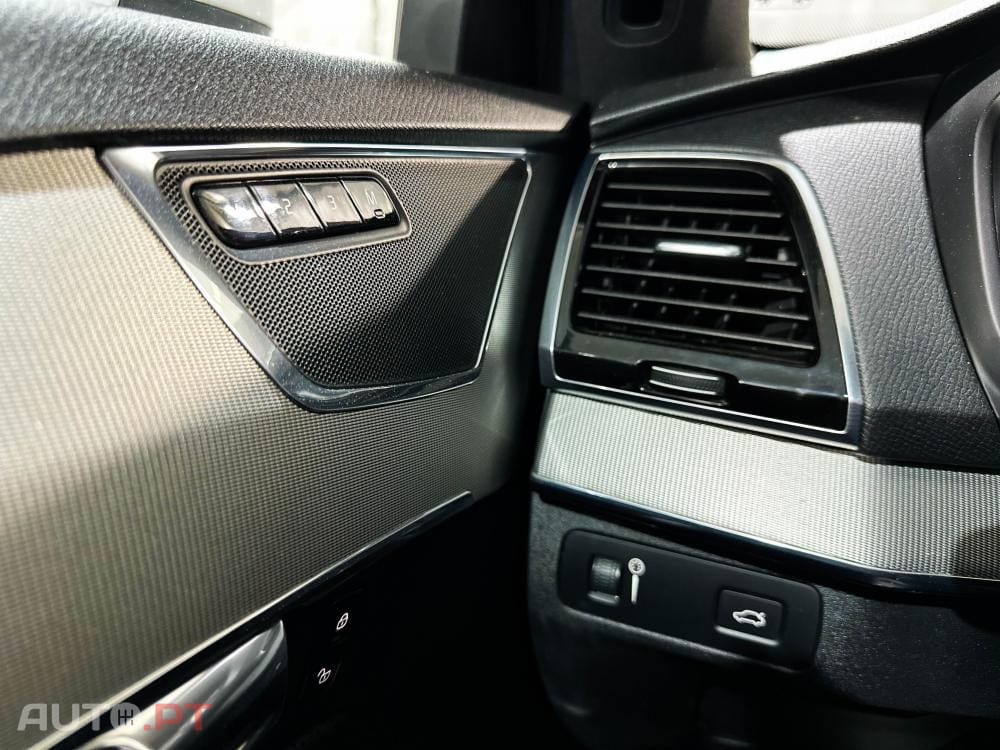 Volvo XC90 2.0 D4 R-Design