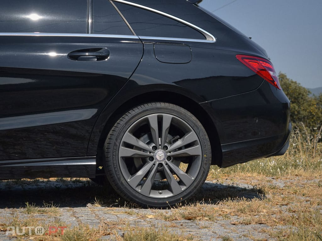 Mercedes-Benz CLA 180 180d