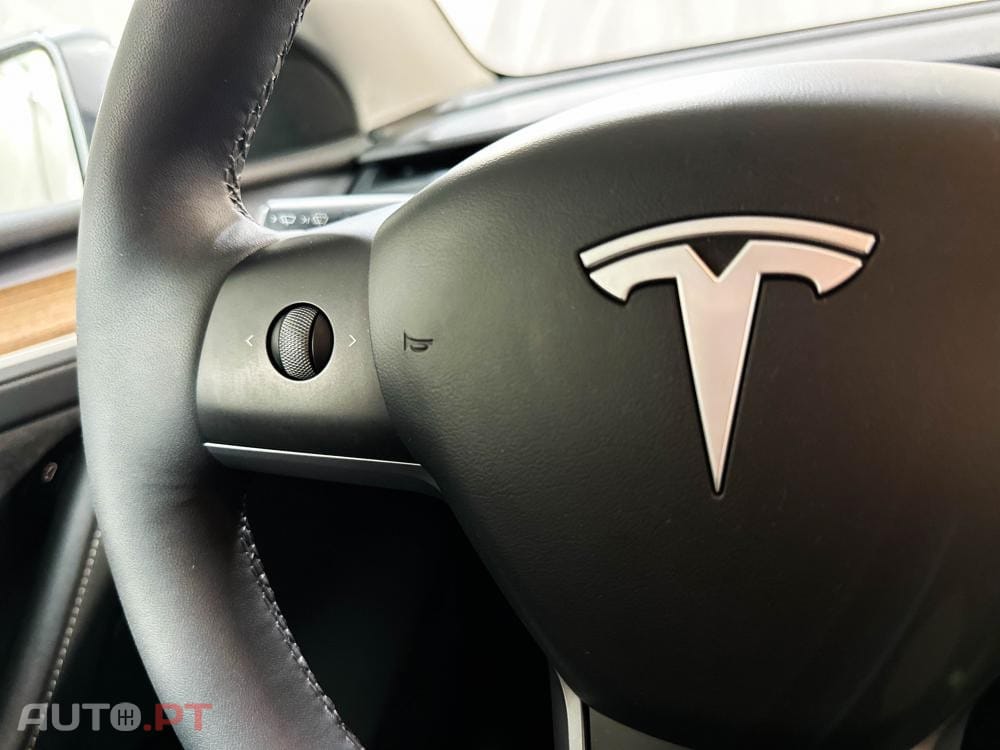 Tesla Model Y Long Range Dual Motor AWD