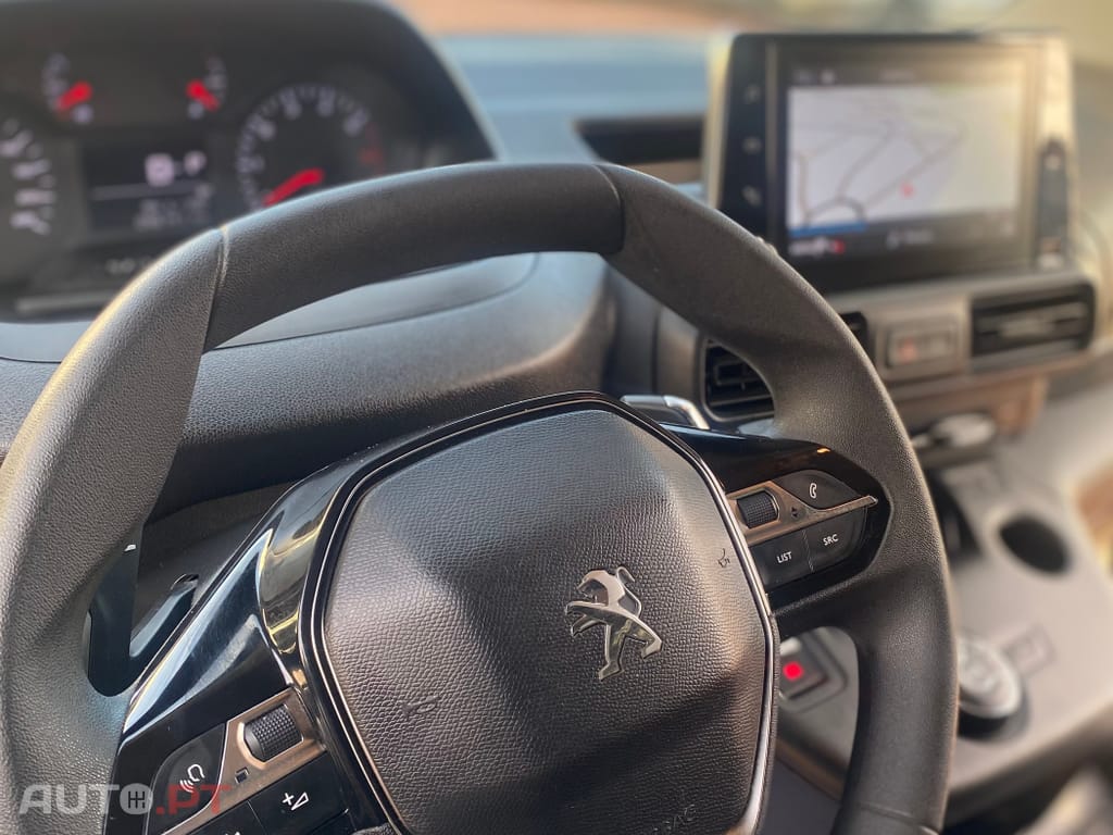 Peugeot Partner 1.5 BlueHDi Asphalt Longa EAT8