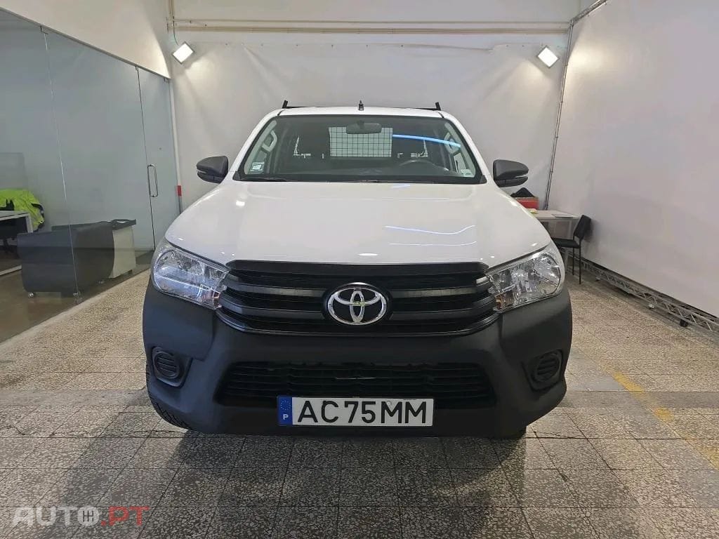 Toyota Hilux 2.4 D-4D 4WD CE CH