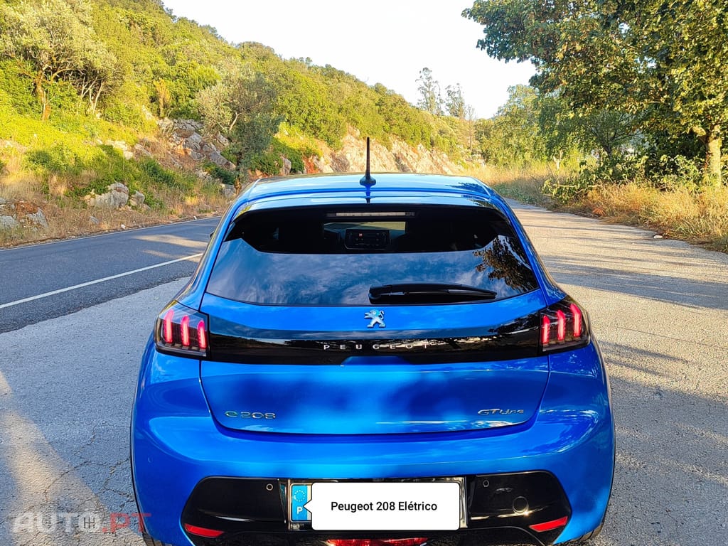 Peugeot E-208 GT Line