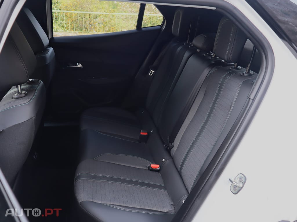 Peugeot 2008 1.5 BlueHDi Allure Pack EAT8