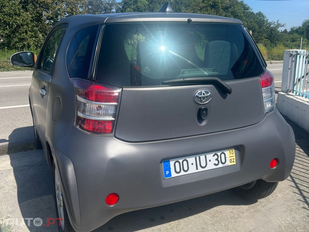 Toyota iQ 1.0 VVT-i