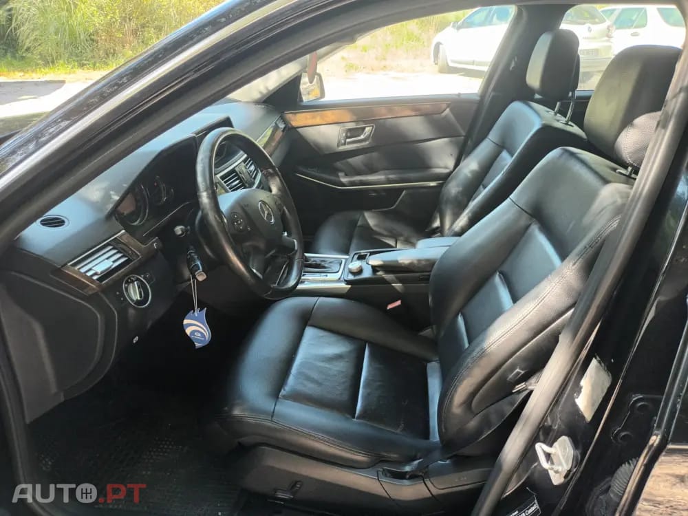 Mercedes-Benz E 200 BlueTEC Avantgarde Auto