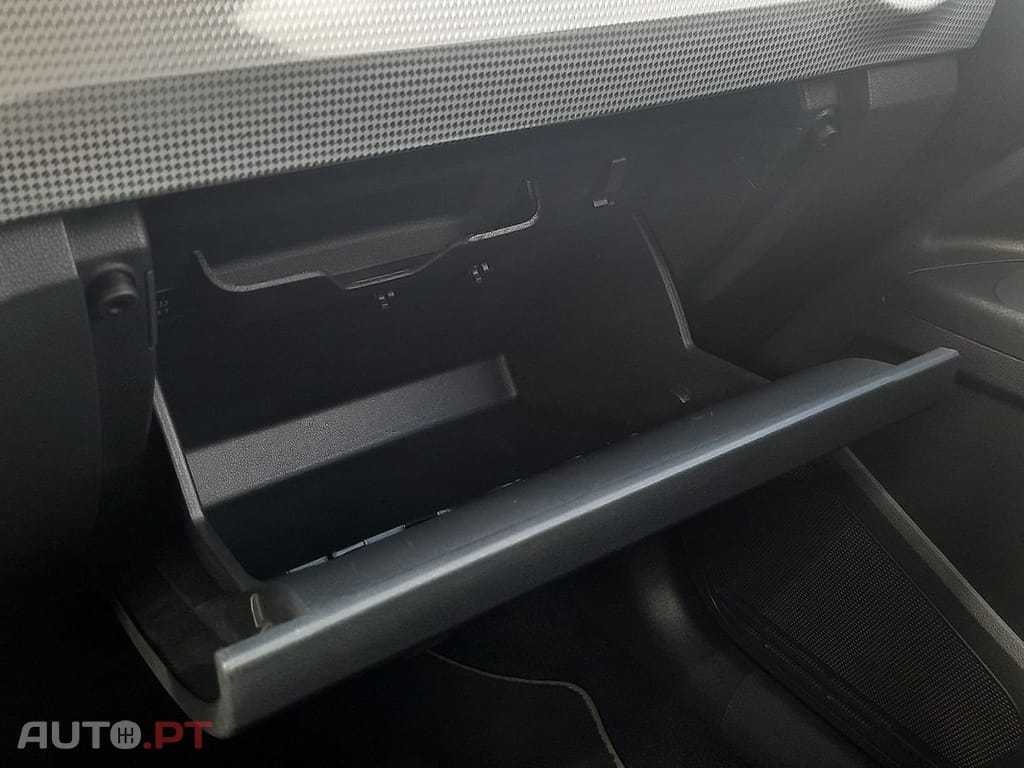 Volkswagen e-Up Entry