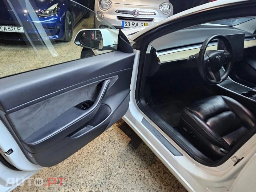 Tesla Model 3 Standard Range Plus RWD