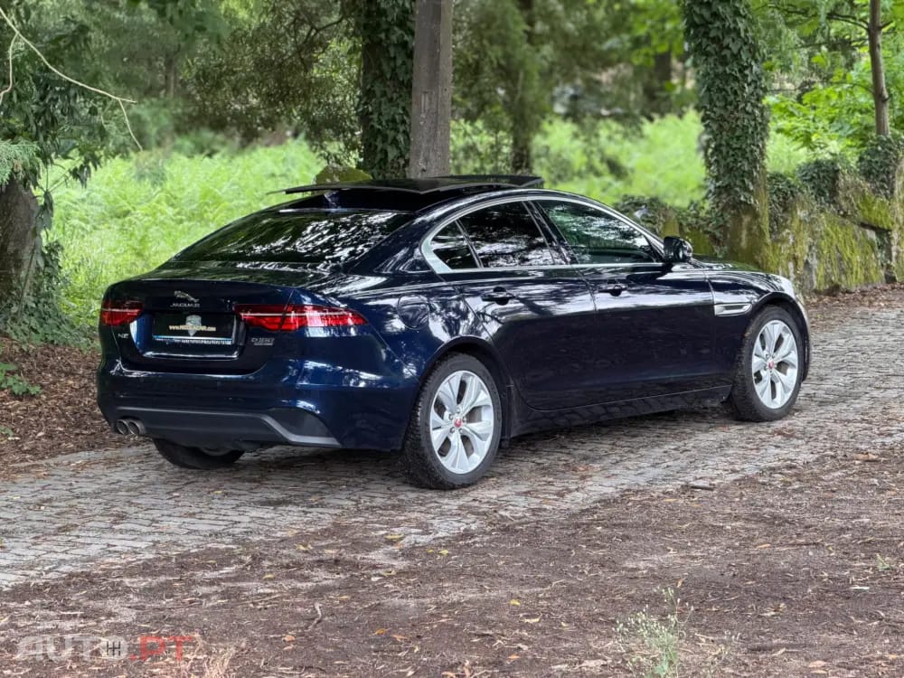 Jaguar XE 2.0 D R-Dynamic S