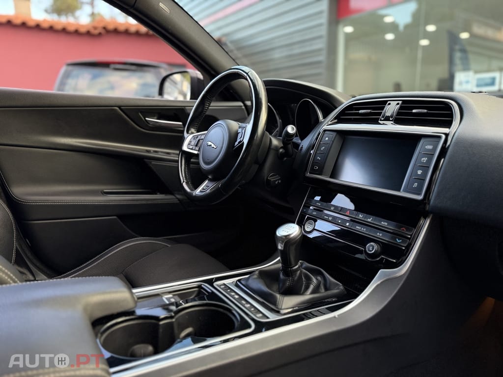 Jaguar XE 2.0 D R-Sport