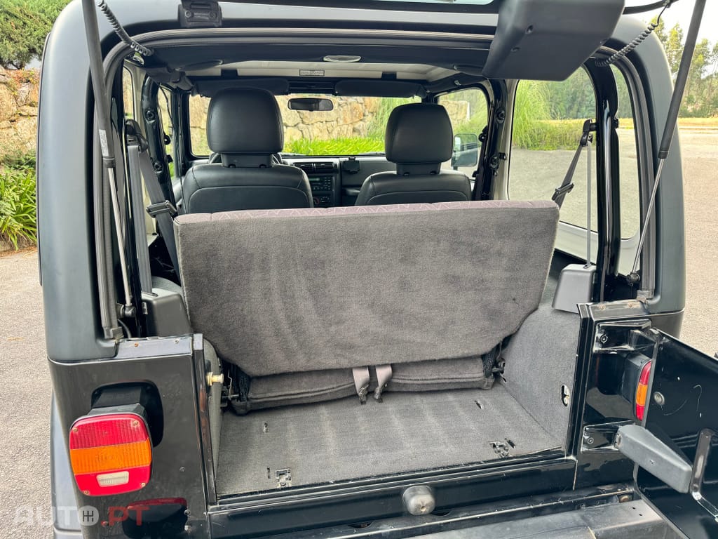 Jeep Wrangler 2.5 Sport Hard Top