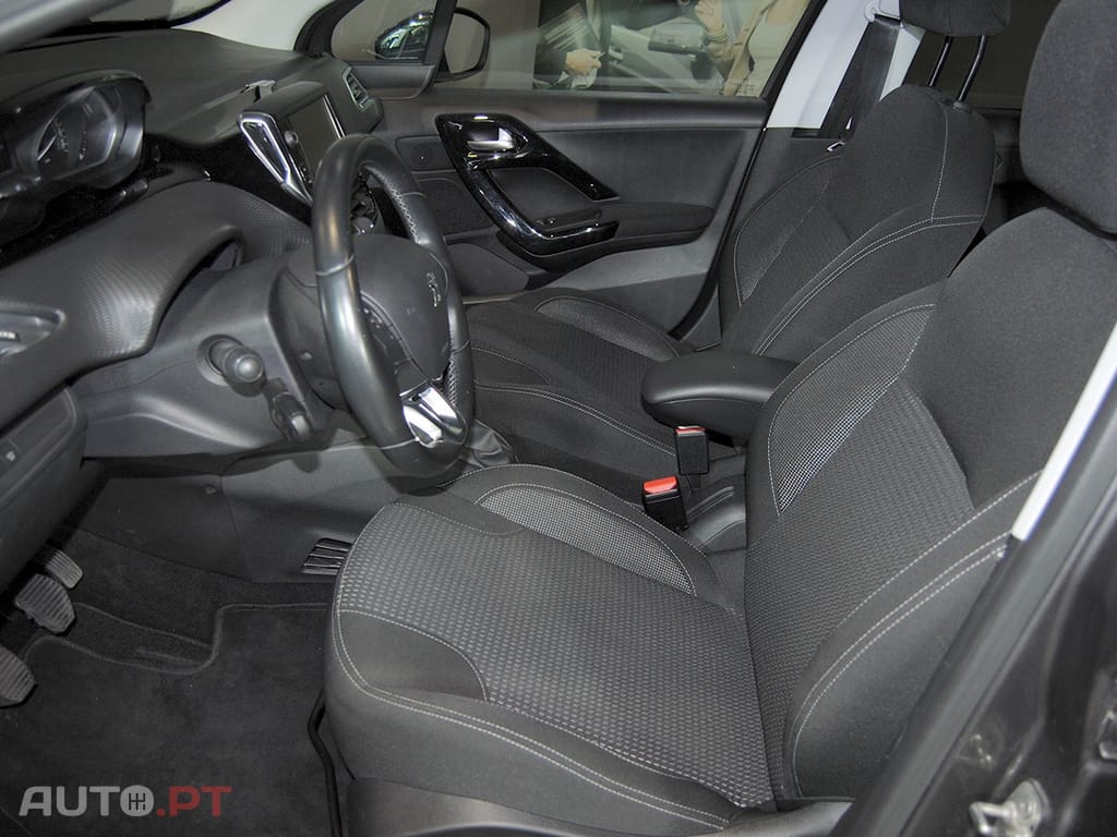 Peugeot 208 1.2 PureTech Allure