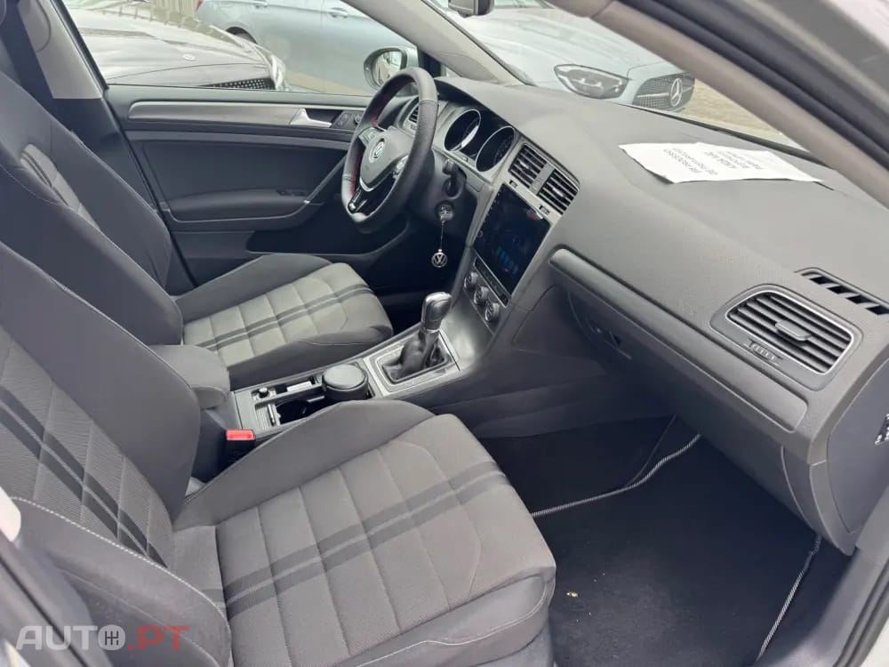 Volkswagen Golf Variant 1.6 TDi Highline DSG