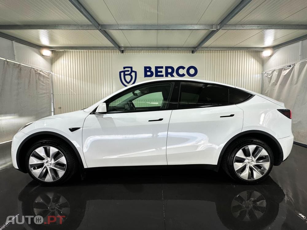 Tesla Model Y Long Range Dual Motor AWD