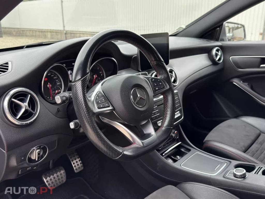 Mercedes-Benz CLA 200 d Shooting Brake AMG Line Aut. — fotografia 23