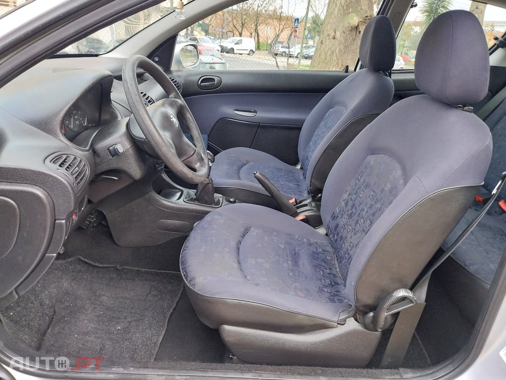 Peugeot 206 XR 1.1I gasolina 2001