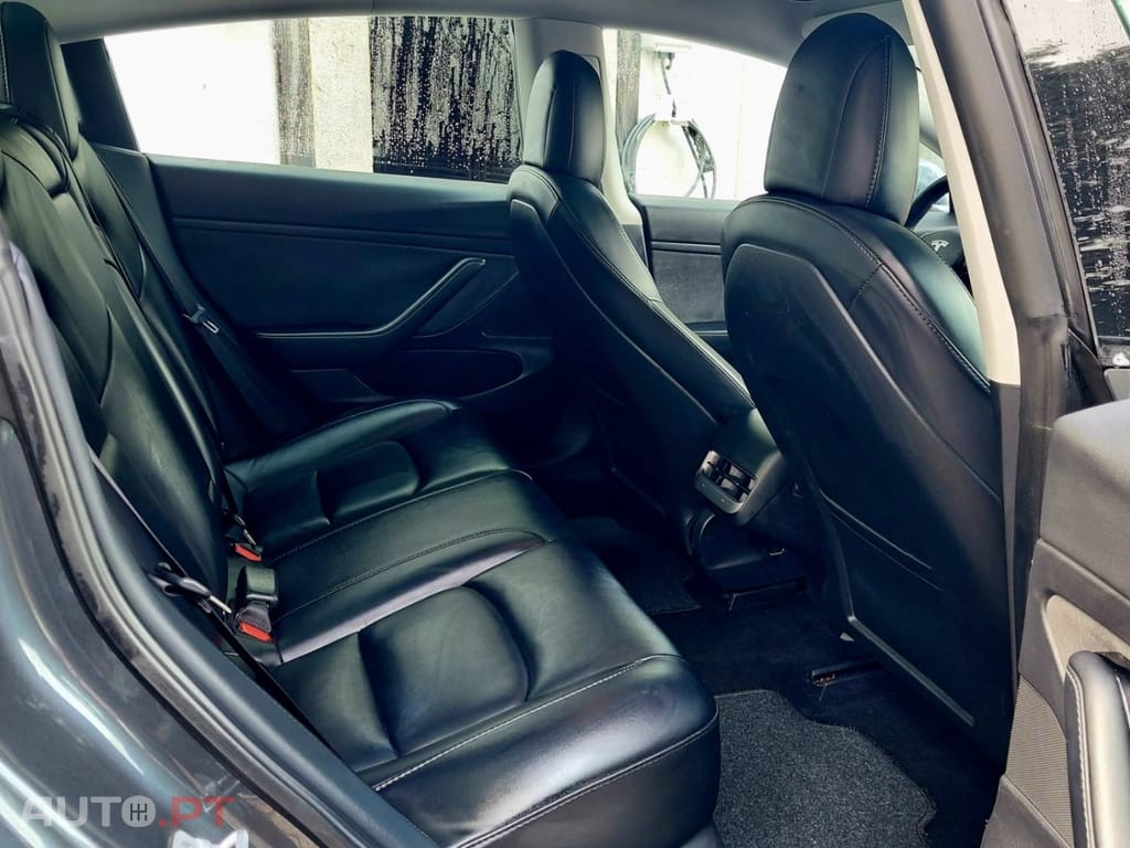 Tesla Model 3 Standard Range Plus RWD