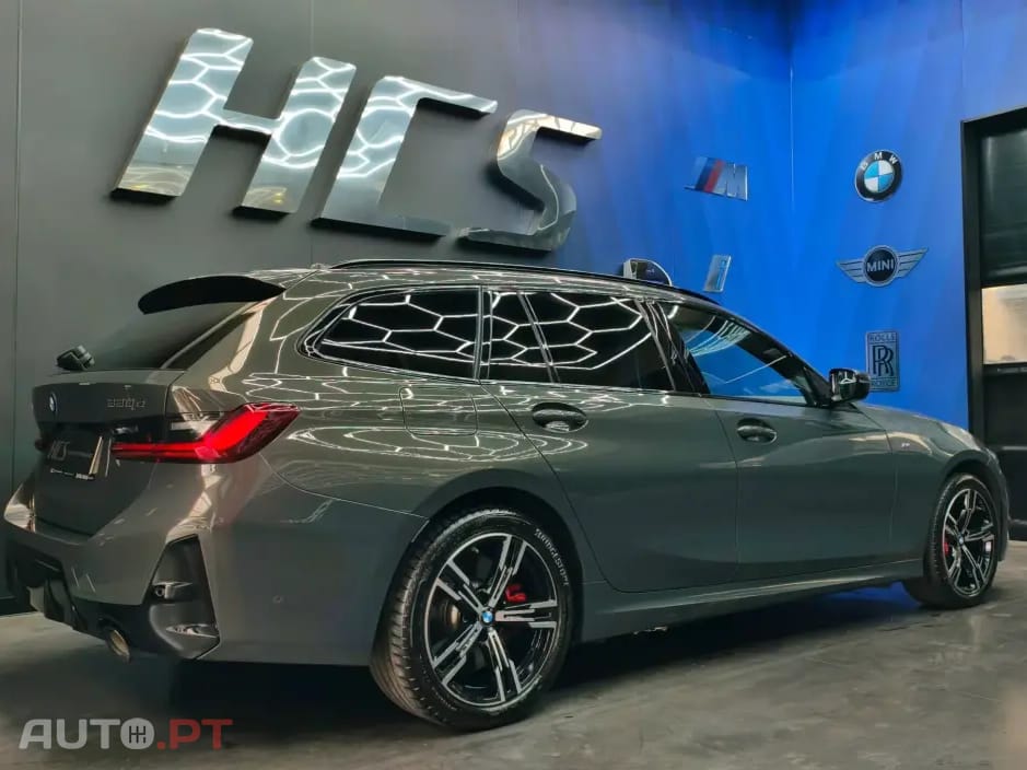 BMW 330 e Pack Desportivo M Pro Auto
