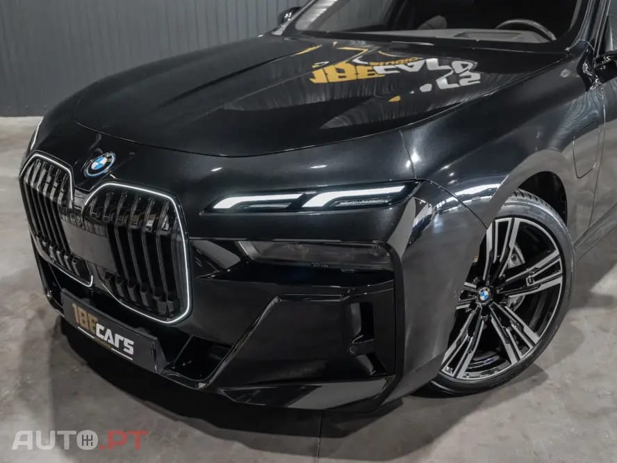 BMW 750 750e xDrive Pack Desportivo M
