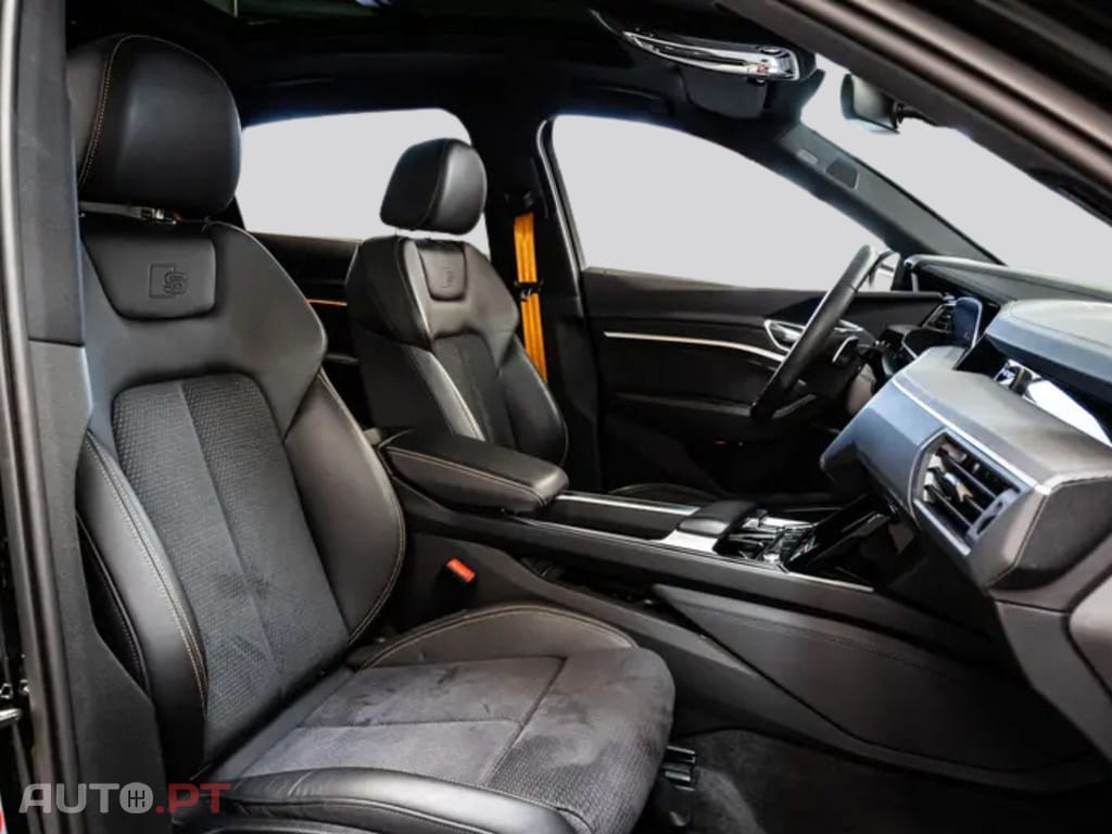 Audi E-Tron I.V.A DEDUTIVEL 55 S LINE