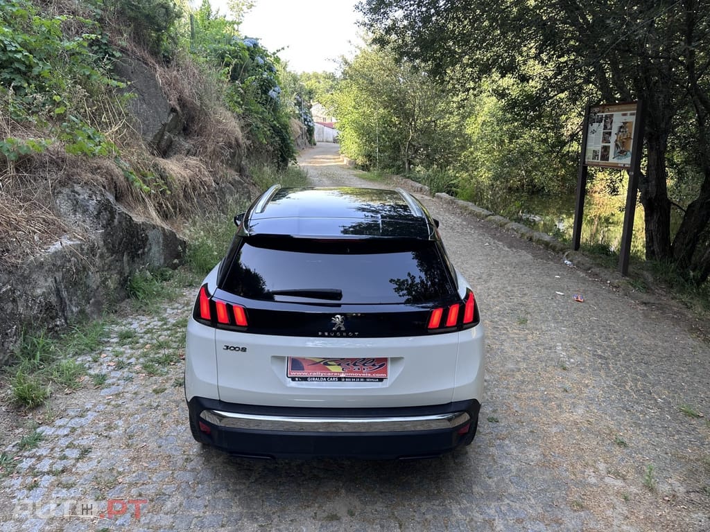 Peugeot 3008 1.2 PureTech Allure EAT8
